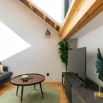 Modern And Cool Loft In The Middle Of Everything