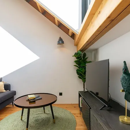 Modern And Cool Loft In The Middle Of Everything